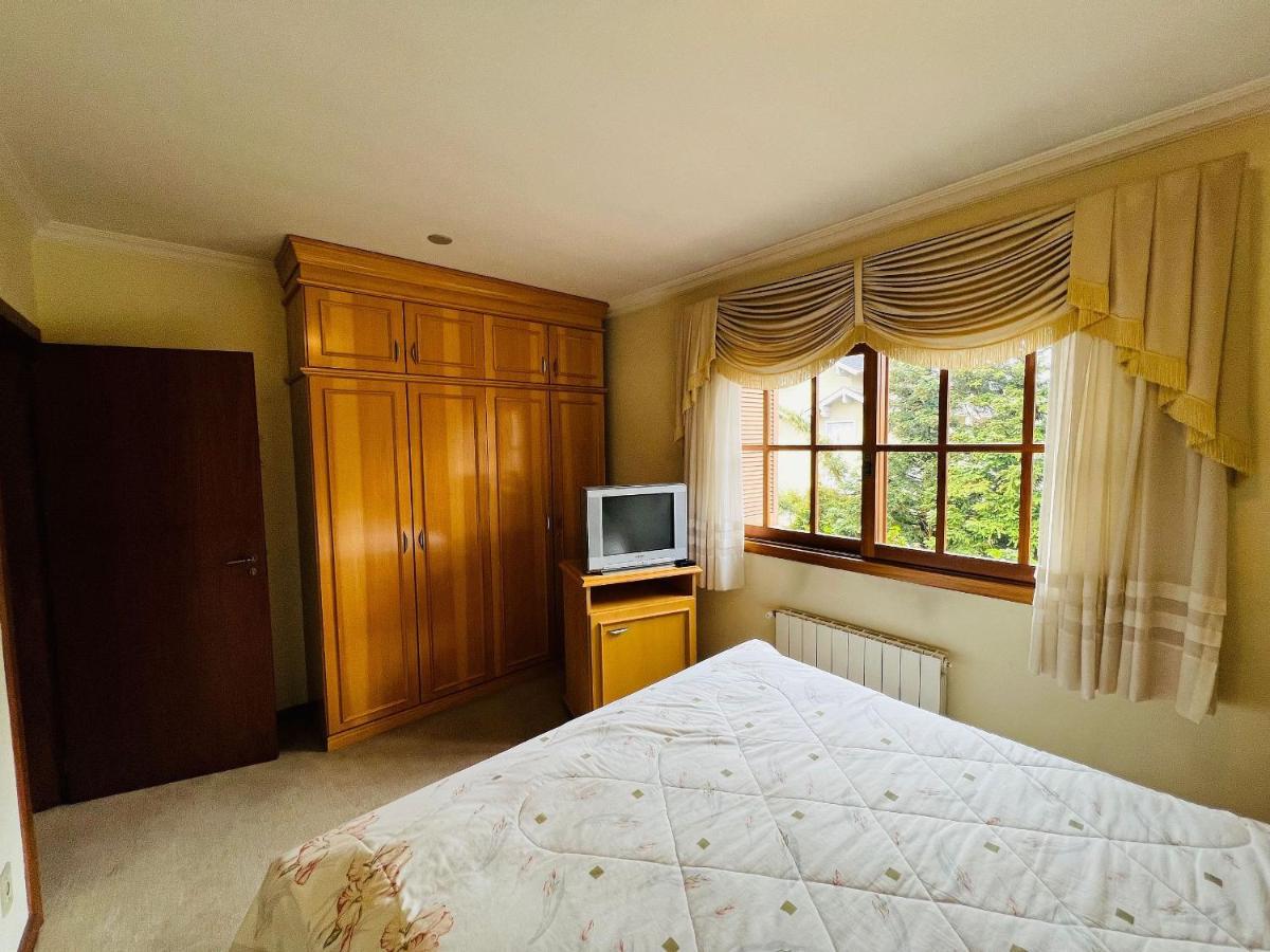 Mrg- Colonial 2D - 200 Mts Da Rua Torta Apartment Gramado Exterior photo